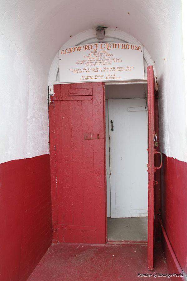 07 Lighthouse Entrance