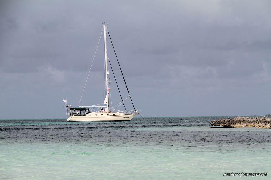 29 Aventura Off Tahiti Beach