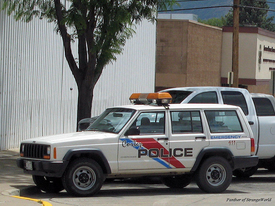 68 - PoliceCherokee